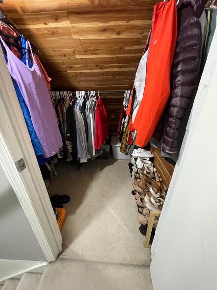 Building Photo - 534 Parker Ave