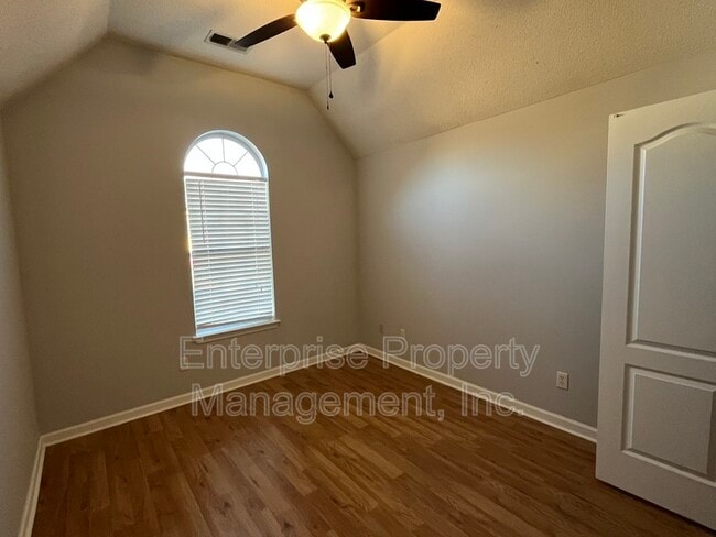 Building Photo - 1421 Radley Cove