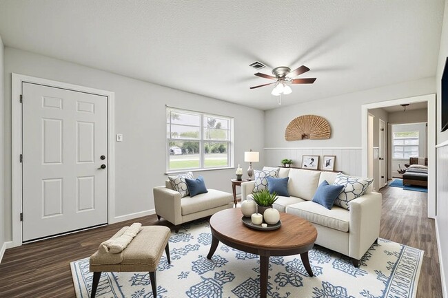 Building Photo - 2331 32nd Ave N