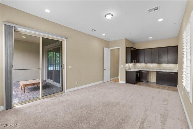 Building Photo - 11 Carolina Cherry Dr