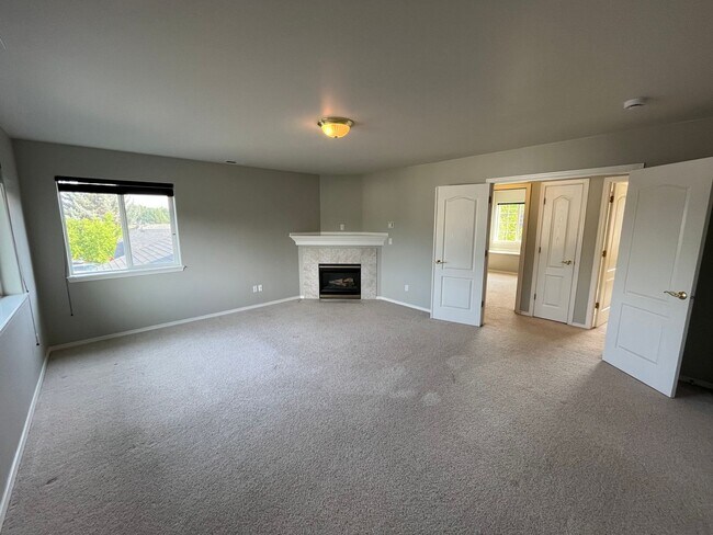 Building Photo - 3111 NE Dennis Ct