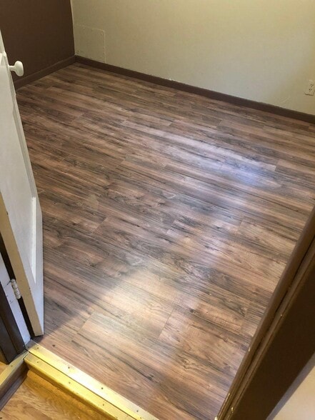 Building Photo - 117 N Main Ave