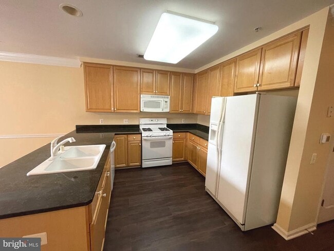 Building Photo - 1306 Roundhouse Ln