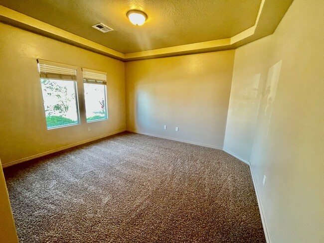 Building Photo - Pet-Friendly Five Bedroom Home w/Office, R...