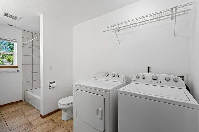 Building Photo - 1327 W Qualchan Dr