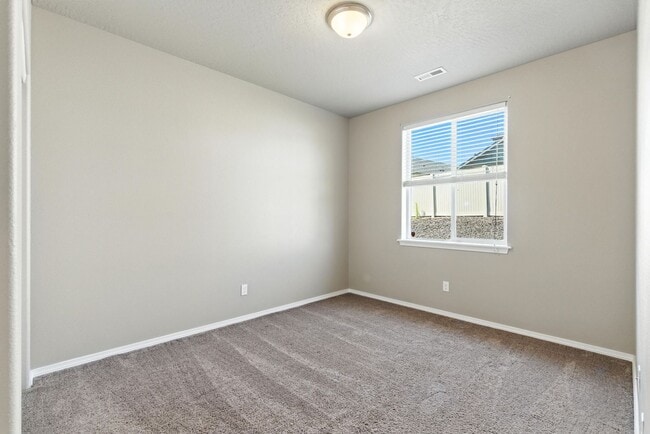 Building Photo - 7029 S Woodhaven Dr