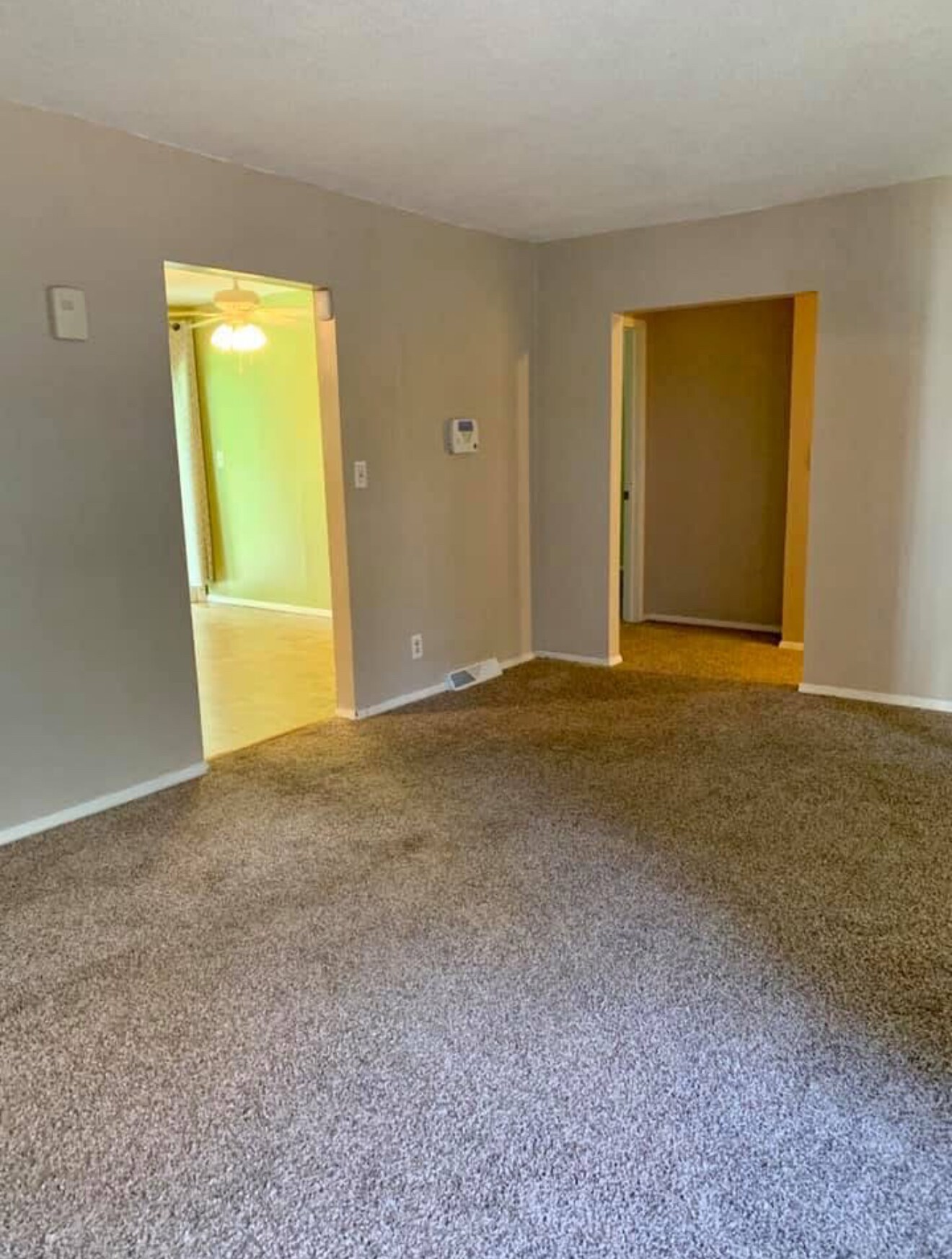 Living room - 212 Brookside Dr