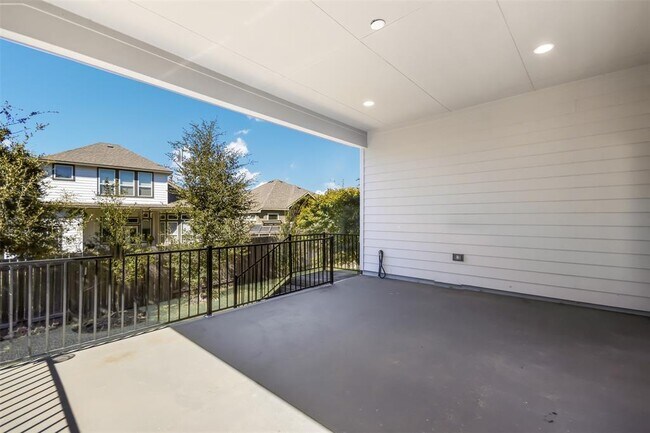 Building Photo - 228 Pisa Ln