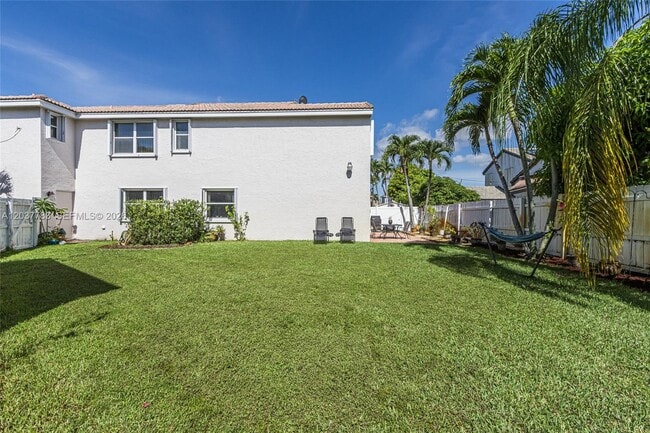 Building Photo - 17367 SW 20th Ct