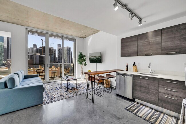 Building Photo - 245 SE 1st St