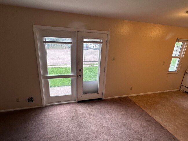 Building Photo - 820 Hot Springs Ave