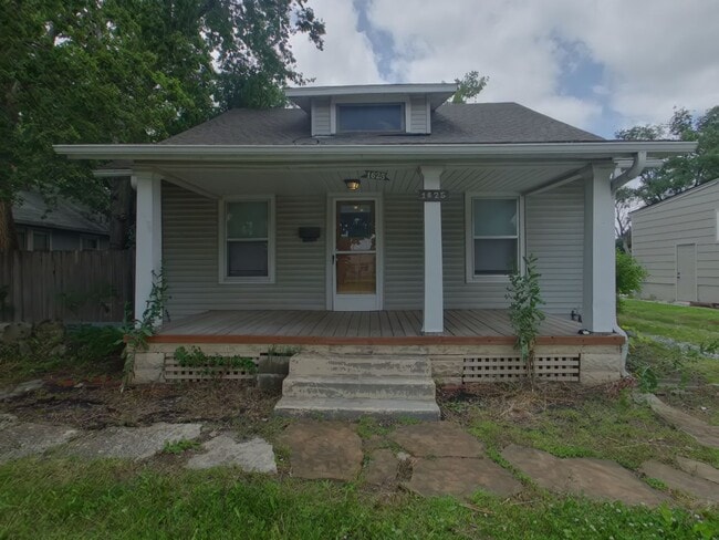 Primary Photo - 1625 S Hydraulic Ave
