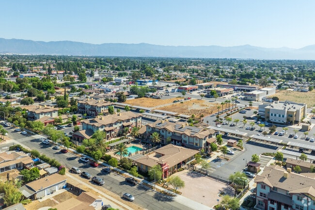 Building Photo - Rosena Fountains Apartments