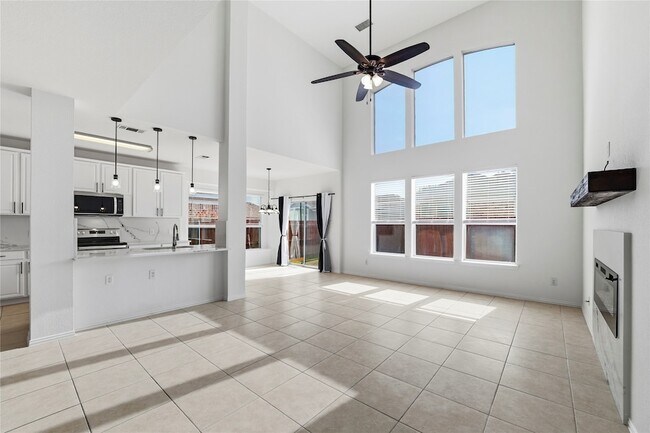 Building Photo - 412 Cypress Hill Dr