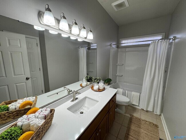 Building Photo - 2316 Little Cove Rd