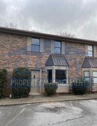 Building Photo - Excellent CLEVELAND NW location!