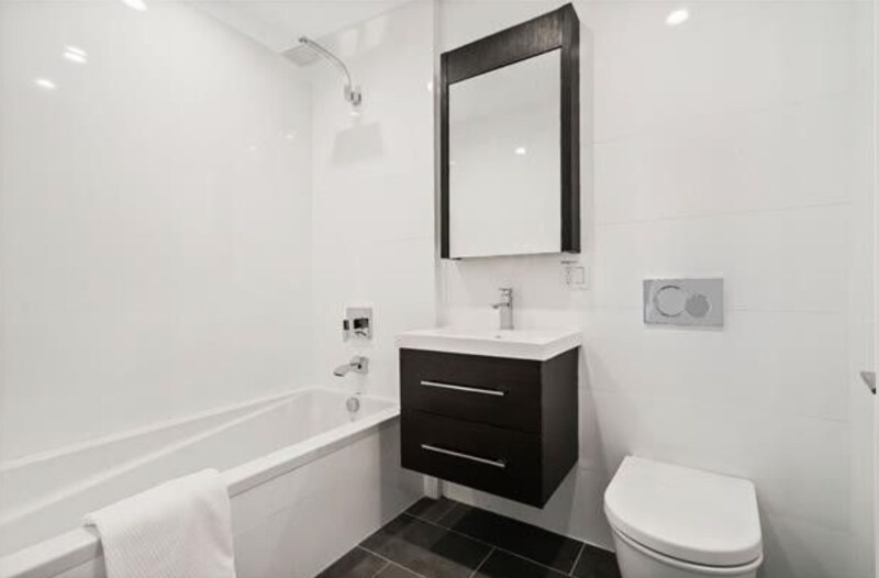 Building Photo - 695 6th Ave