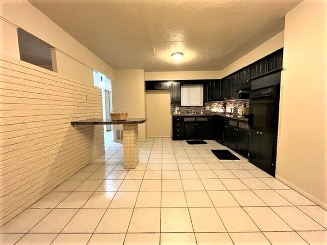 Building Photo - 1037 SW 103rd St
