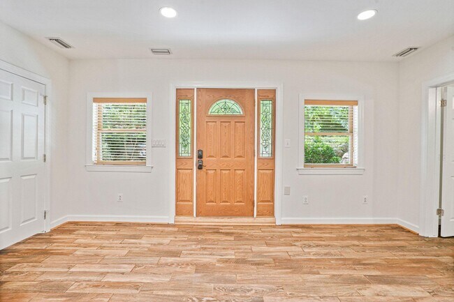 Building Photo - 7712 Dolly Dr