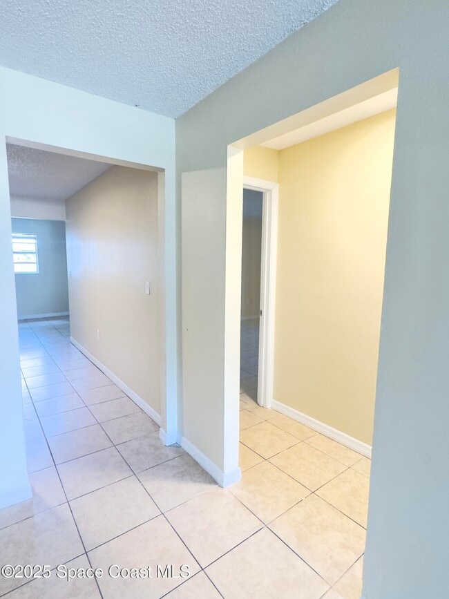 Building Photo - 2466 Uranus Dr