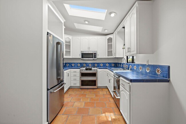 Building Photo - 114 Avenida Cadiz
