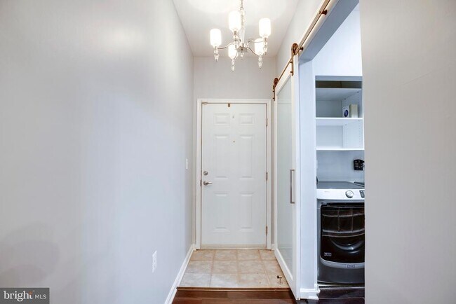 Building Photo - 11371 Aristotle Dr