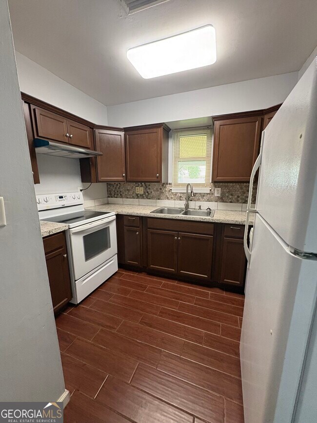 Building Photo - 542 Chateau Cir