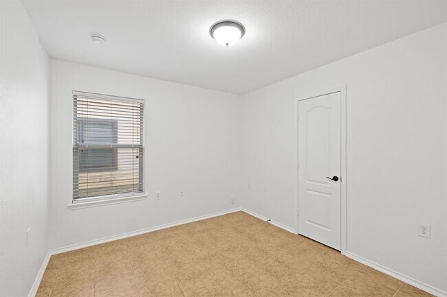 Building Photo - 8825 Stambourne St