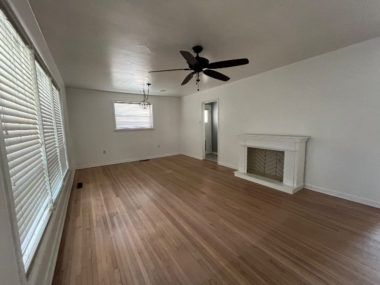 Building Photo - 3811 Idlewild Ave