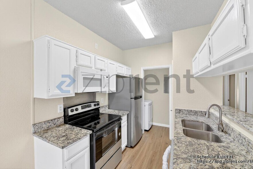 Building Photo - 4101 Esters Rd