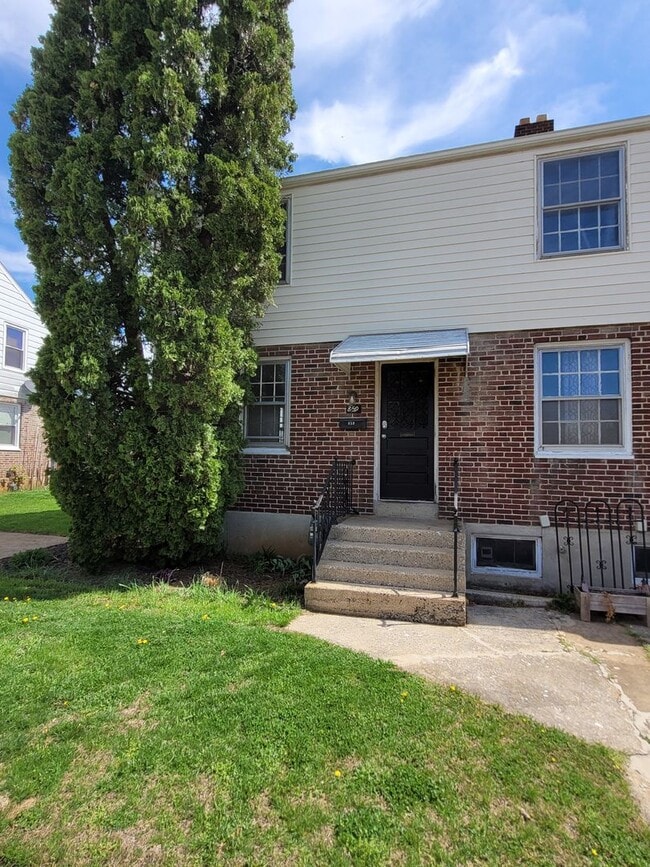 Building Photo - 3 bedroom house York