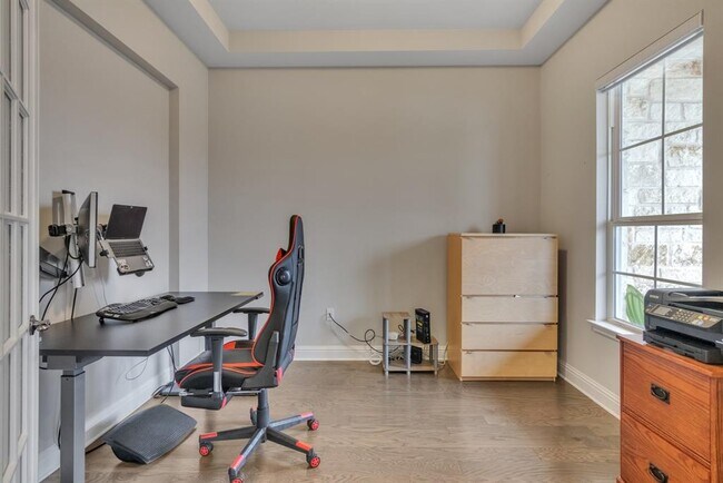 Building Photo - 7100 Trissino Dr