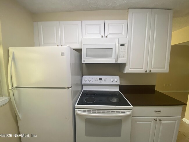 Building Photo - 11938 Inland Dr