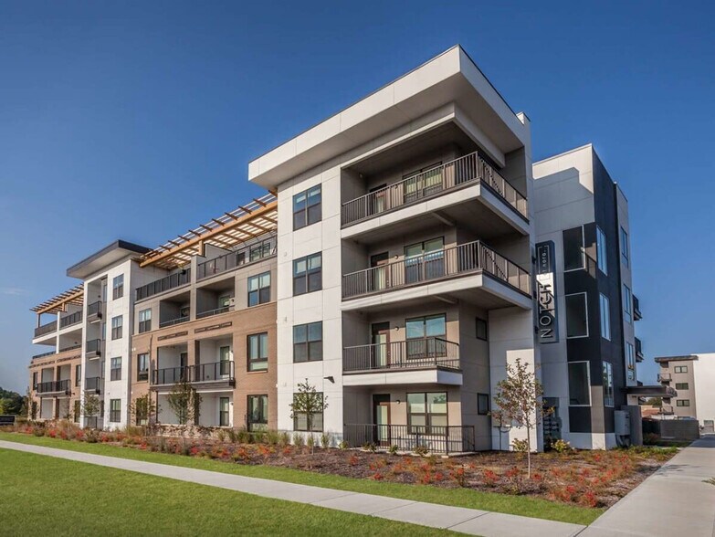 Building Photo - 8510 Westfield Blvd