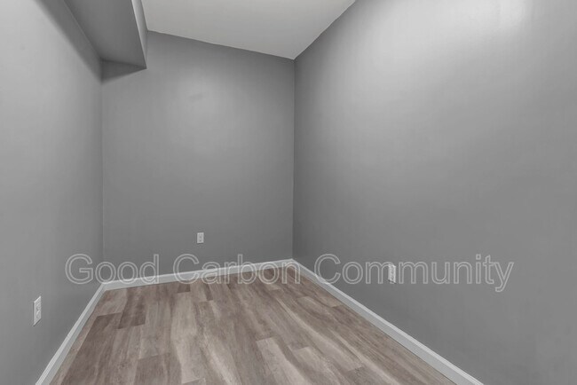 Building Photo - 1246 West Ave