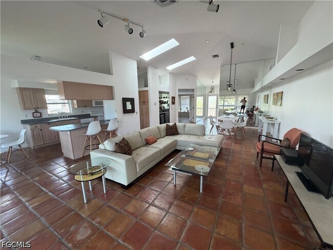 Building Photo - 27189 Gasparilla Dr