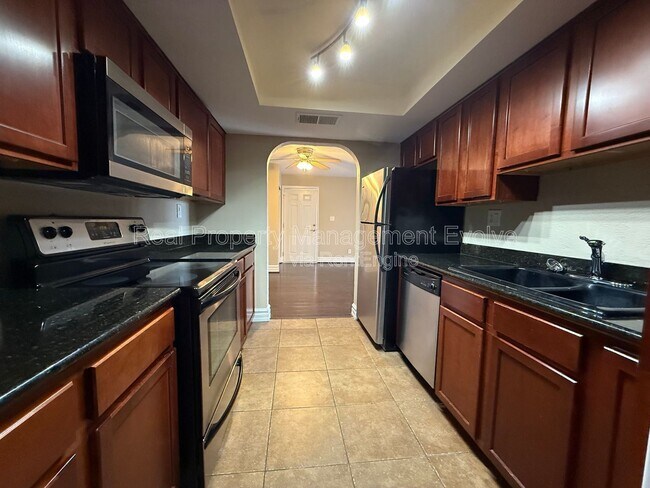 Building Photo - 3825 E Camelback Rd