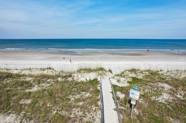 Building Photo - The townhome with ocean views from every room