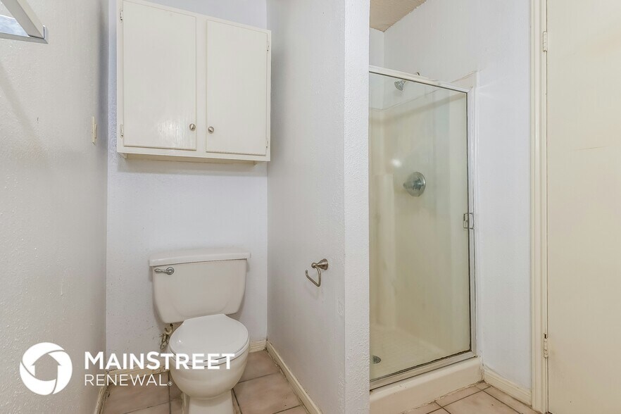 Building Photo - 1215 New Tree Ln