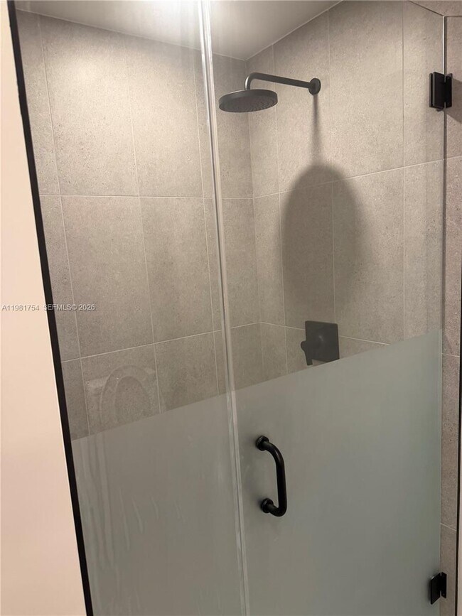 Building Photo - 121 NE 5th St