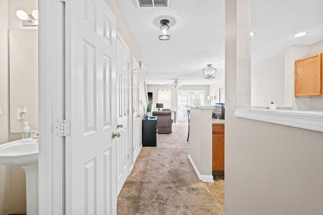 Building Photo - 6314 Inkberry Dr