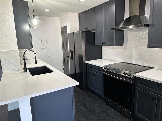 Building Photo - Beautiful single level townhome in Moon Valley!