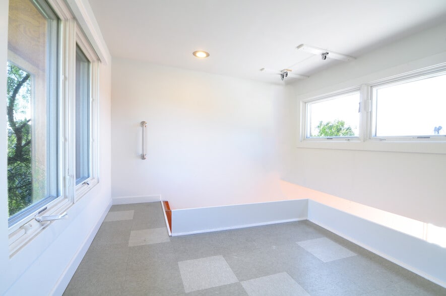 Building Photo - 3365 C St