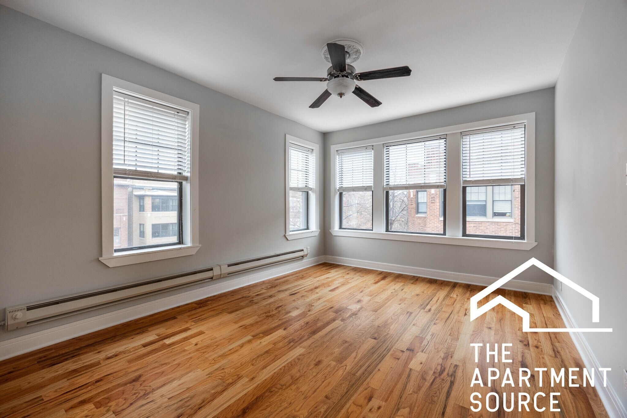 Building Photo - 4407 N Wolcott Ave