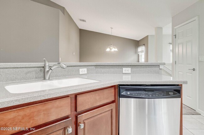 Building Photo - 6609 Spring Flower Ct