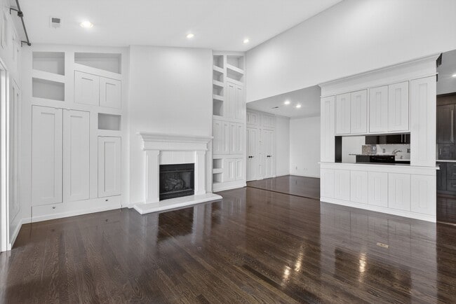 Building Photo - 155 N Hanley Rd