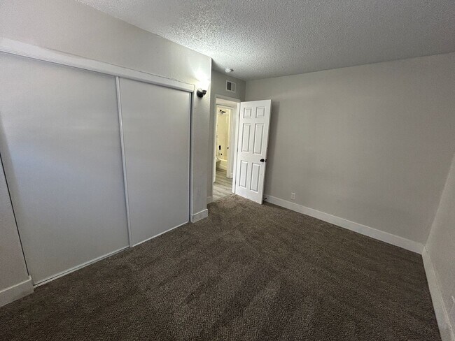 Building Photo - Single story home recently remodeled and centrally located.