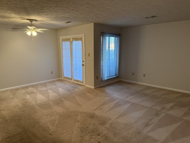 Building Photo - 2145 Wainwright Ct