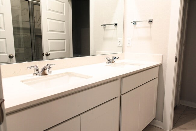 Building Photo - 8567 Blueberry Ash St