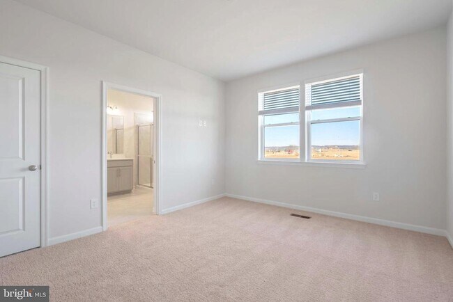 Building Photo - 331 Ensemble Wy